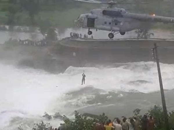 Indiatimes Indian Air Force Rescued Man Who Stranded At Khutaghat Dam