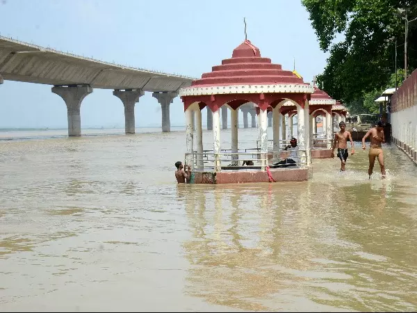 Bihar Floods Situation Remains Grim With 81 Lakh People Affected In 16 Districts
