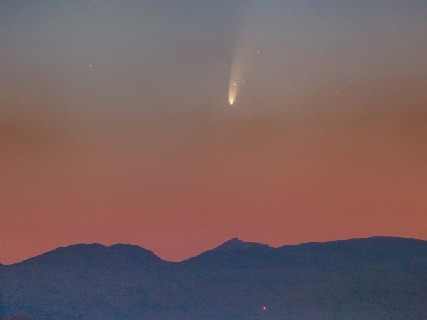 Comet Neowise Visible Through All Of July, And Its Pictures Are Amazing