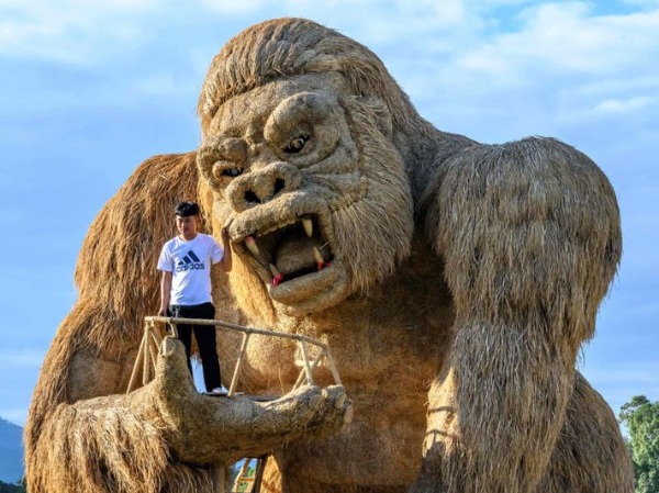 Giant Rice Straw Sculptures In Thailand
