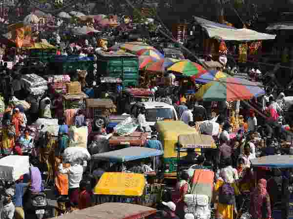 Huge Crowd In Delhi's Clogged Sadar Bazaar A Recipe For COVID-19 Disaster