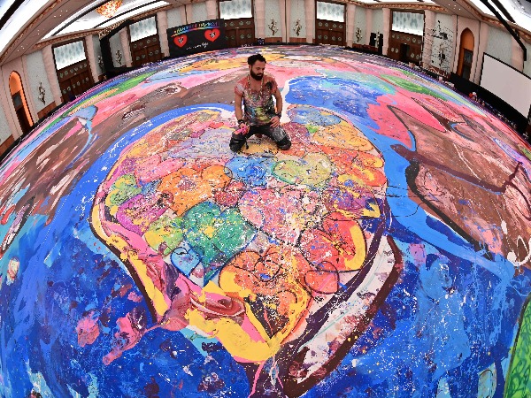 World s Biggest Canvas Painting By Sacha Jafri world-s-biggest-canvas-painting-by-sacha-jafri