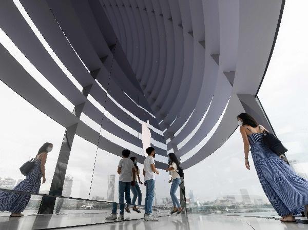 Apple's first ever floating store opens in Singapore - The Statesman