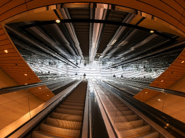 Inside The World's First Floating Apple Store At Marina Bay Sands In ...