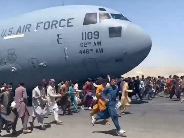 No Way To Out: These Heartbreaking Images Reveal The Chaos At Kabul Airport