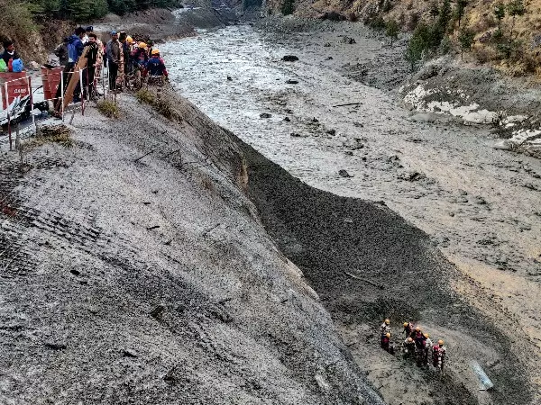 Rescuing Operation in uttarakhand