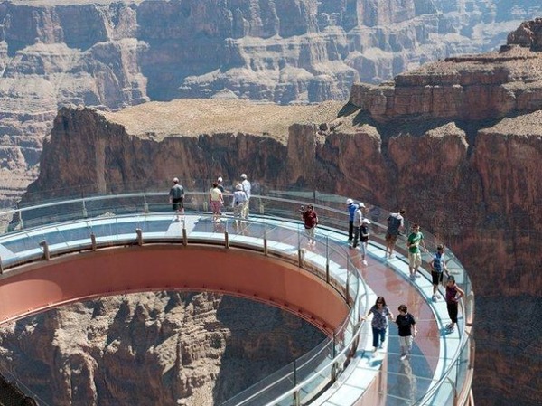 15 Of The World’s Most Terrifying & Beautiful Glass Bridges Only The ...