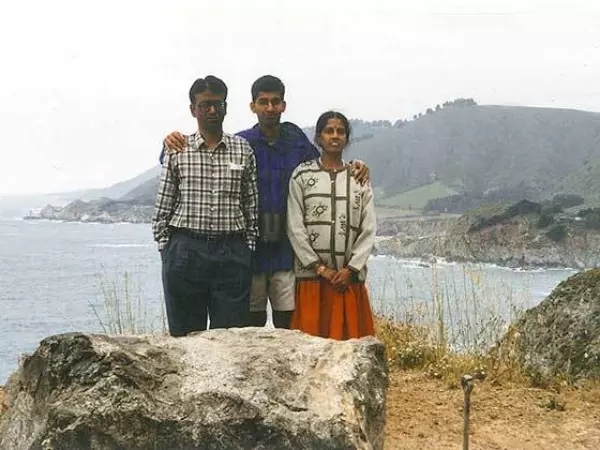 sundar pichai family photo