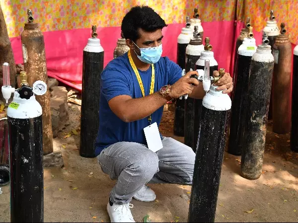 Meet Mumbai’s Shahnawaz Sheikh known as the 'Oxygen Man' in his locality of Malad.