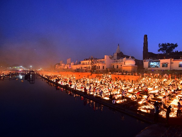 Guinness World Record: Ayodhya's Deepotsav 2021 Sets World Record Lit ...