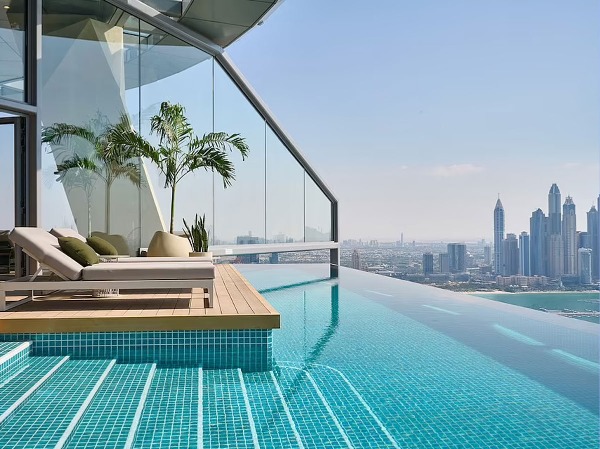 Inside The World’s Highest 360-Degree Infinity Swimming Pool In Dubai