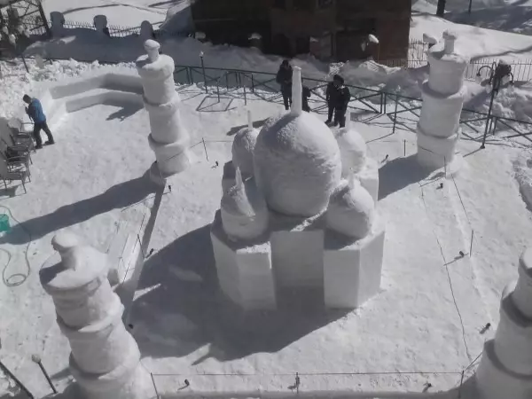 Snow Sculpture Of Taj Mahal
