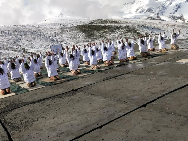 himveers-participating-at-yoga-sessions-at-15000-feet-in-uttarakhand-62b15b25409c6 https://twitter.com/ITBP_official