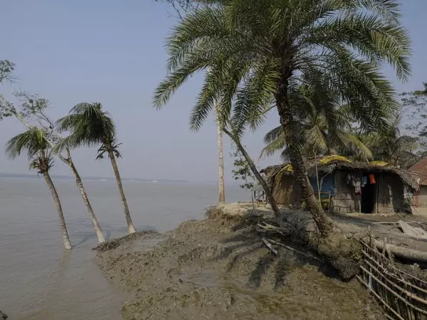 Bangladeshi town with climate migrants