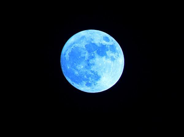Rare Super Blue Moon 2023 picture