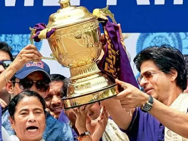 KKR Stands 3rd In IPL Trophy Tally: Here's How Owner SRK Celebrated Team's 2012 & 2014 Triumph
