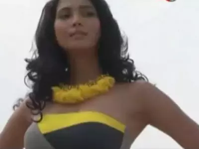Main Miss India 2012: Prachi Mishra's bikini photo shoot