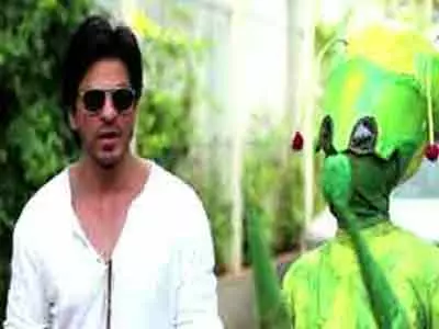 SRK with aliens