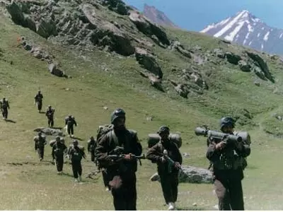 Pakistan, India can't afford war over Kashmir: Gilani