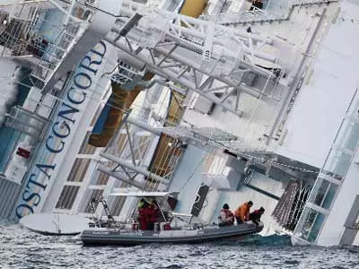 Italian ship Costa Concordia - Crash footage