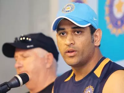 We have to keep sentiments aside for Pak series: Dhoni