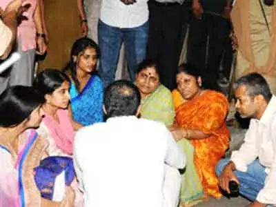Jagan's family on dharna