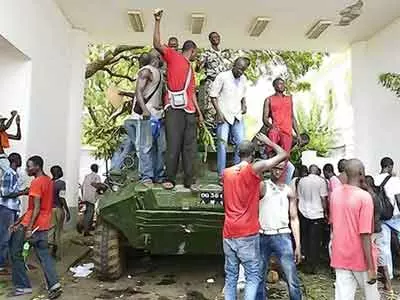 Mali President Traore beaten up by protesters