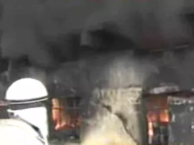 Bangalore: Major fire breaks out in paint factory