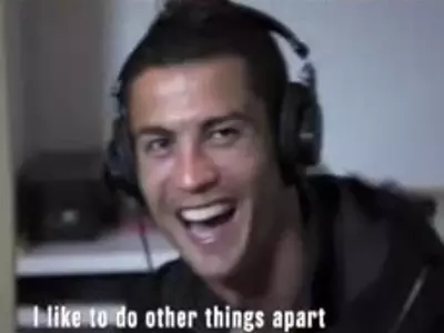 Cristiano Ronaldo: The music lover!