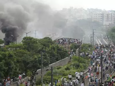 Thousands attend Telangana march amid clashes