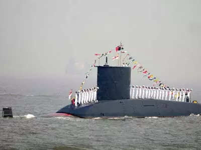 18 missing after explosion, fire on Navy submarine in Mumbai