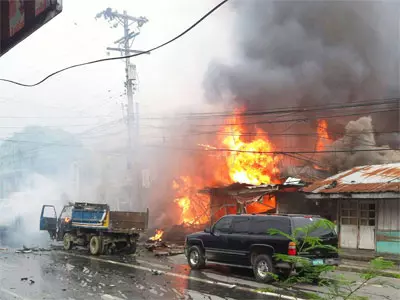 Car Bomb Rocks Philippines City, 6 Dead