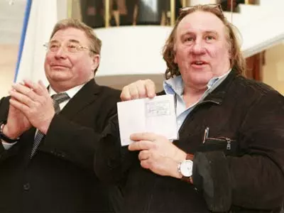 Actor Depardieu picks Russian abode far from French taxes