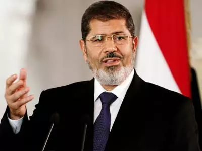 Defiant Egyptian president Morsi says he won't step down