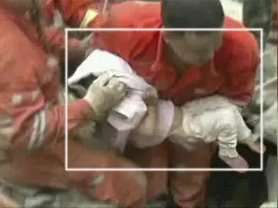 China: Baby rescued from landslide rubble