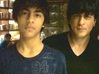 Don't break a girl's heart, SRK tells his son
