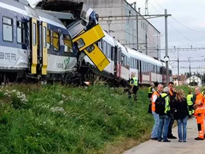 Head-on train collision injures dozens in Switzerland