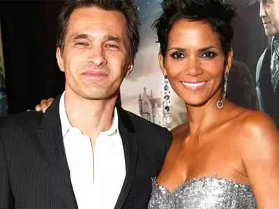 Halle Berry marries Olivier Martinez in France