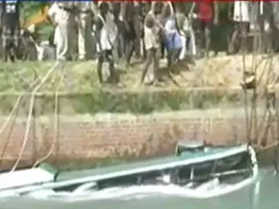 Punjab: Bus falls into canal, casualties feared