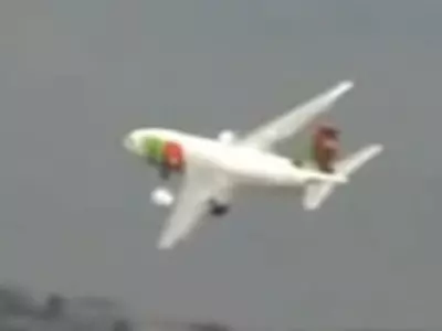 Unbelievable Passenger Jet Stunt