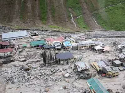 Kedarnath in debris, thousands of pilgrims remain stranded