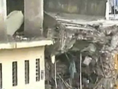 Thane Building collapse