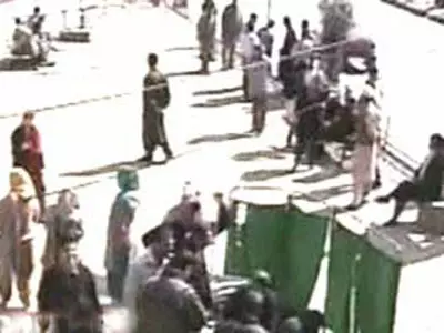 Medical staff thrashed by cops in Srinagar