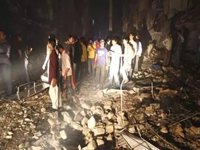 Karachi: Over 25 killed in suicide bomb attack