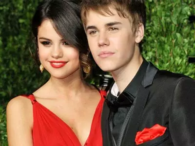Dating Justin Was ‘Crazy’, Says Selena