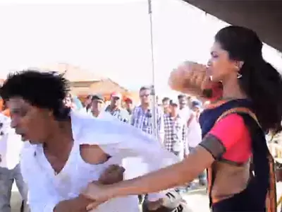 Deepika Padukone slaps SRK