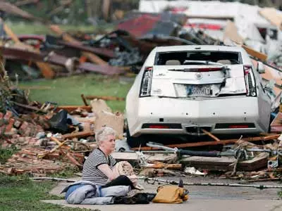Oklahama Tornado Leaves Dozens Dead