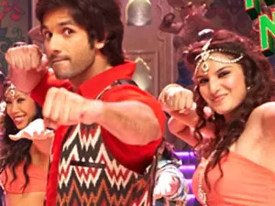 Watch: Shahid’s exclusive dancing move for ex-lovers!