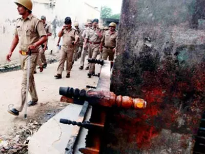 Muzaffarnagar riots: SC issues notice to Centre, UP govt