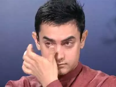 Aamir Khan wraps up ‘Dhoom 3’ shooting, gets emotional
